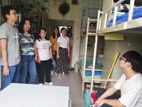 说明: C:\Users\Administrator.USER-20151120PT\Desktop\工程管理学院活动照片\巡视宿舍\e925bb37e07f9345ddb0bb3b331aeea.jpg